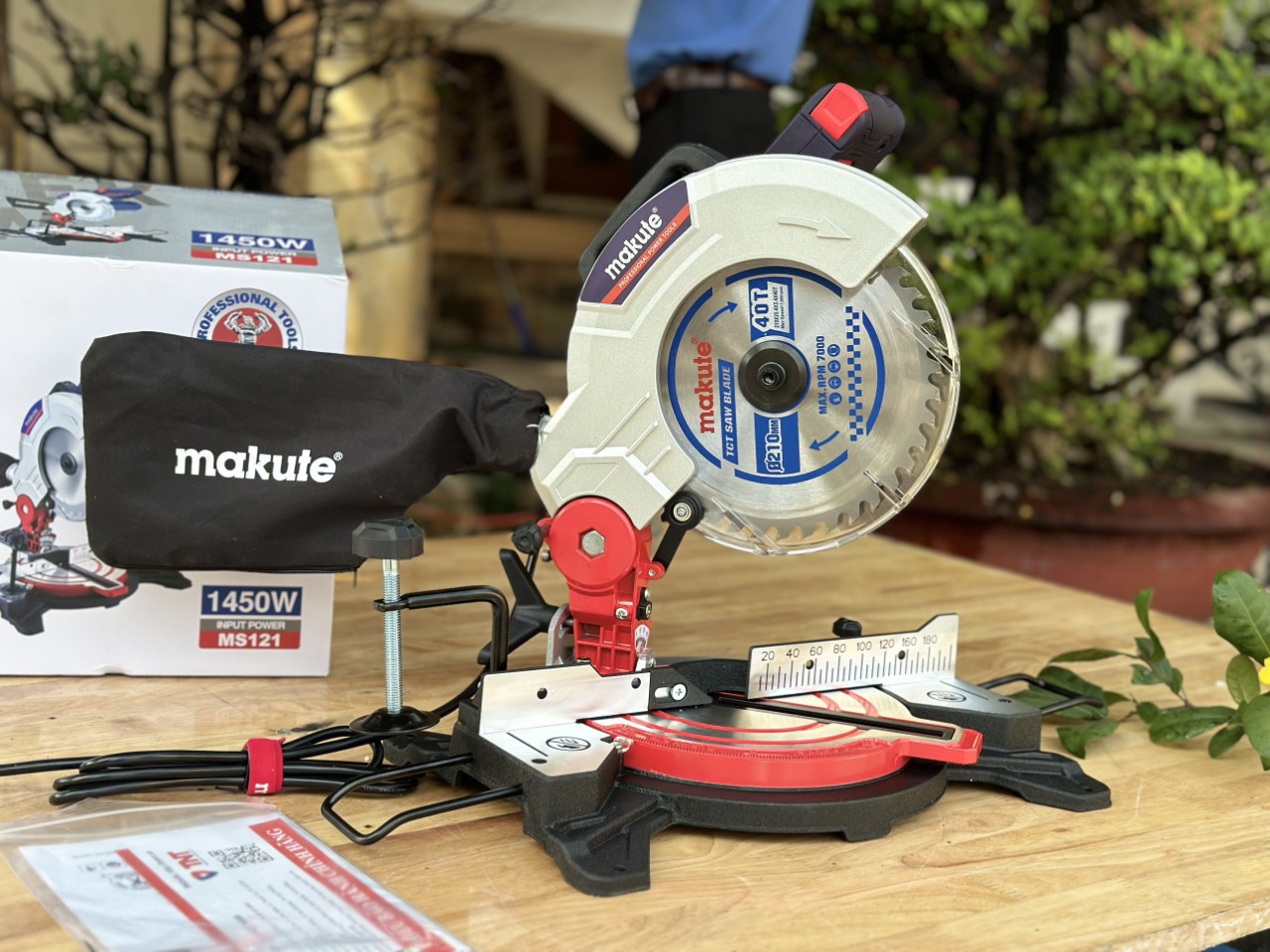 Máy cắt gỗ, nhôm makue ms121 đĩa 210mm, công suất 1450w - tặng kèm đĩa 210mm