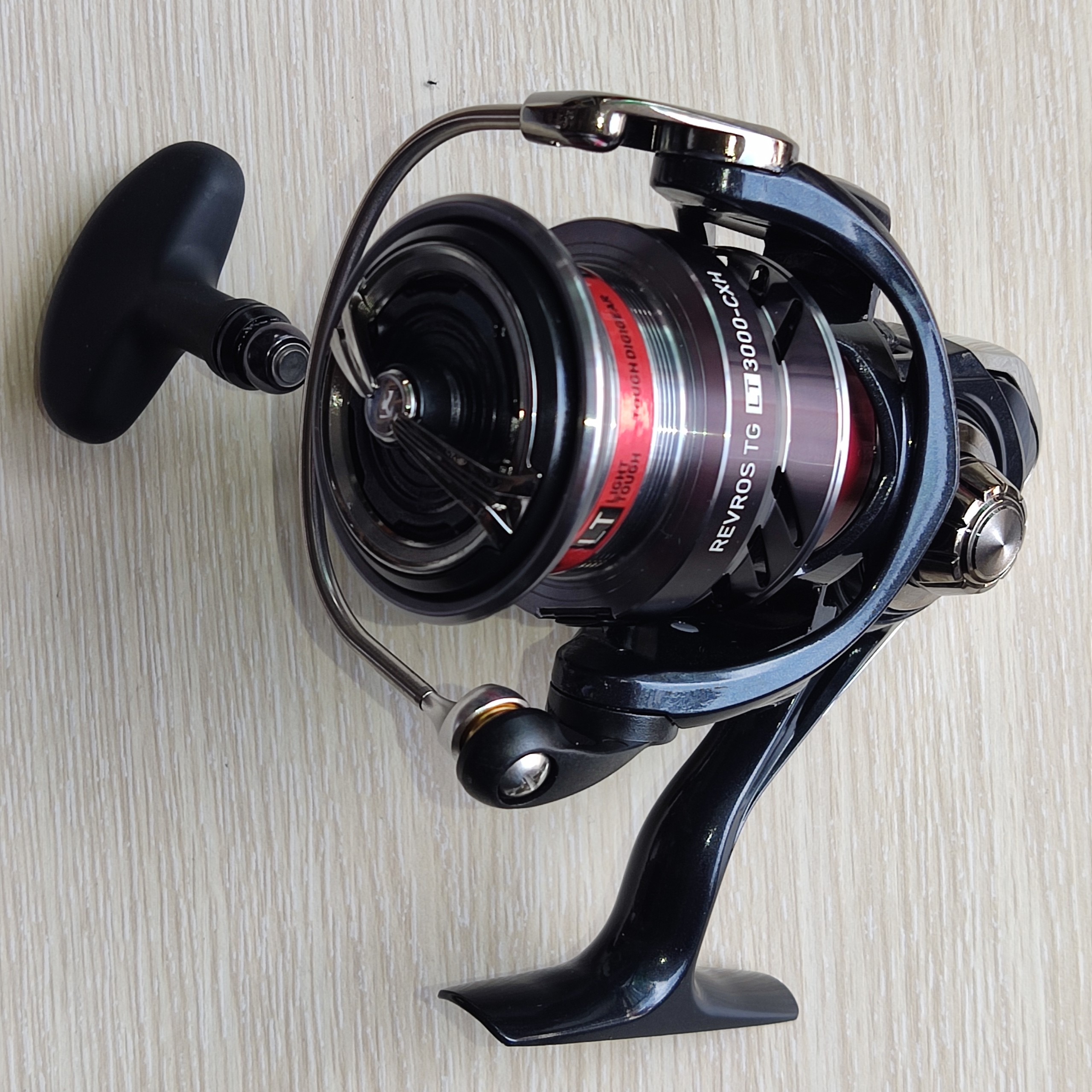 Máy câu đứng DAIWA REVROS TG 3000-CXH 2500-CXH