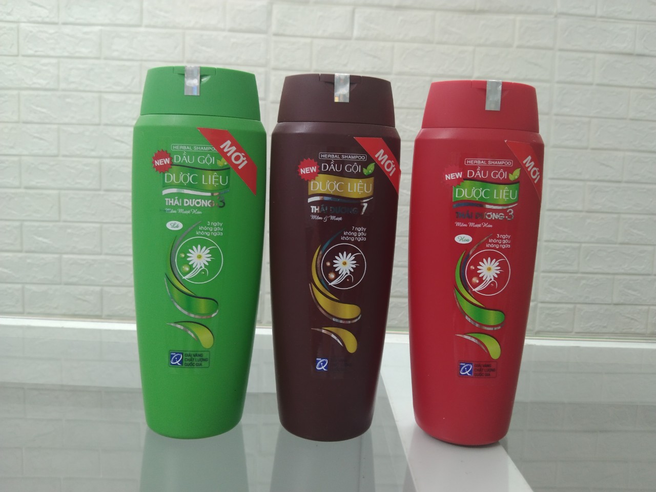 Dầu gội dược liệu thái dương sạch gầu , dưỡng tóc