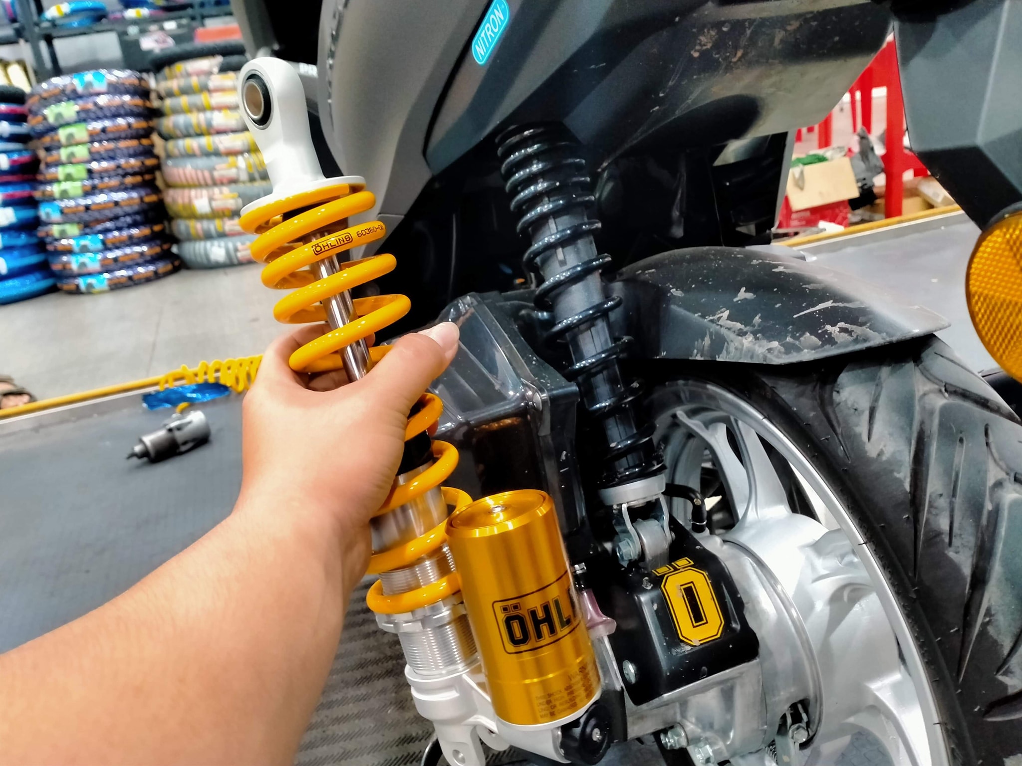 Phuộc Ohlins Vario Click HO 545 2 loxo. Bảo hành 2 năm (070435)