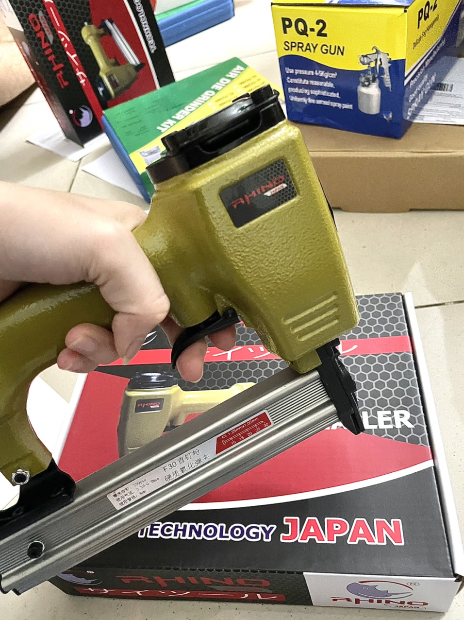 Dụng cụ bắn đinh thẳng f30 rhino
