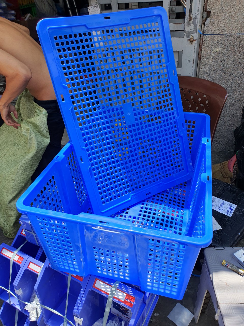 [HCM]THÙNG ĐỰNG THÚ CƯNG CÓ NẮP HIỆP THÀNH-Kích thước (mm): 600 x 430 x H 270