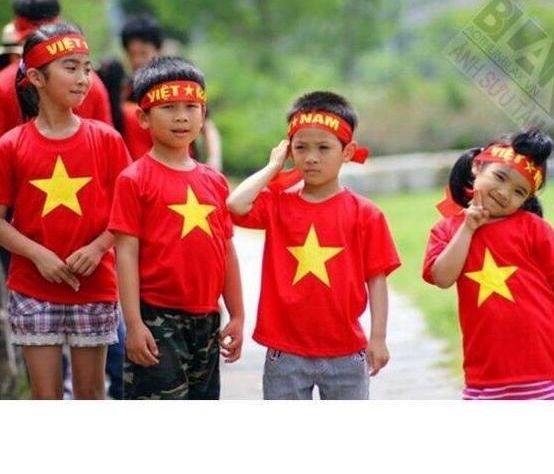 Áo cờ đỏ sao vàng việt nam
