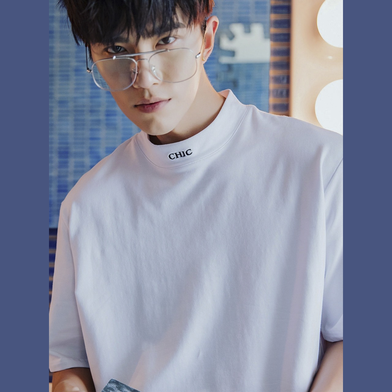 Áo thun nam cổ bo chữ thêu CHIC form rộng tay lỡ - Lay Unisex