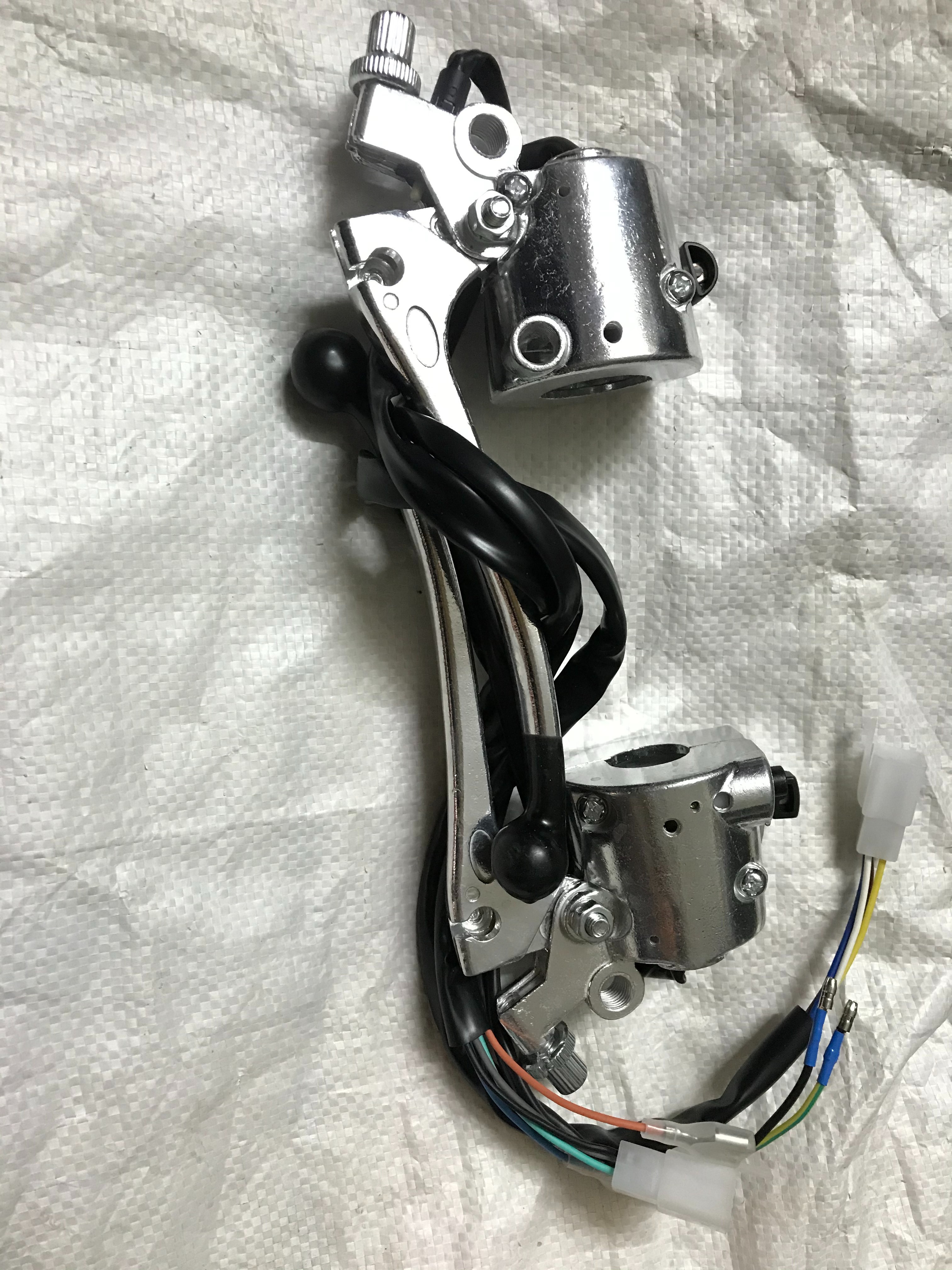 Cụm công tắc tín hiệu xe 67