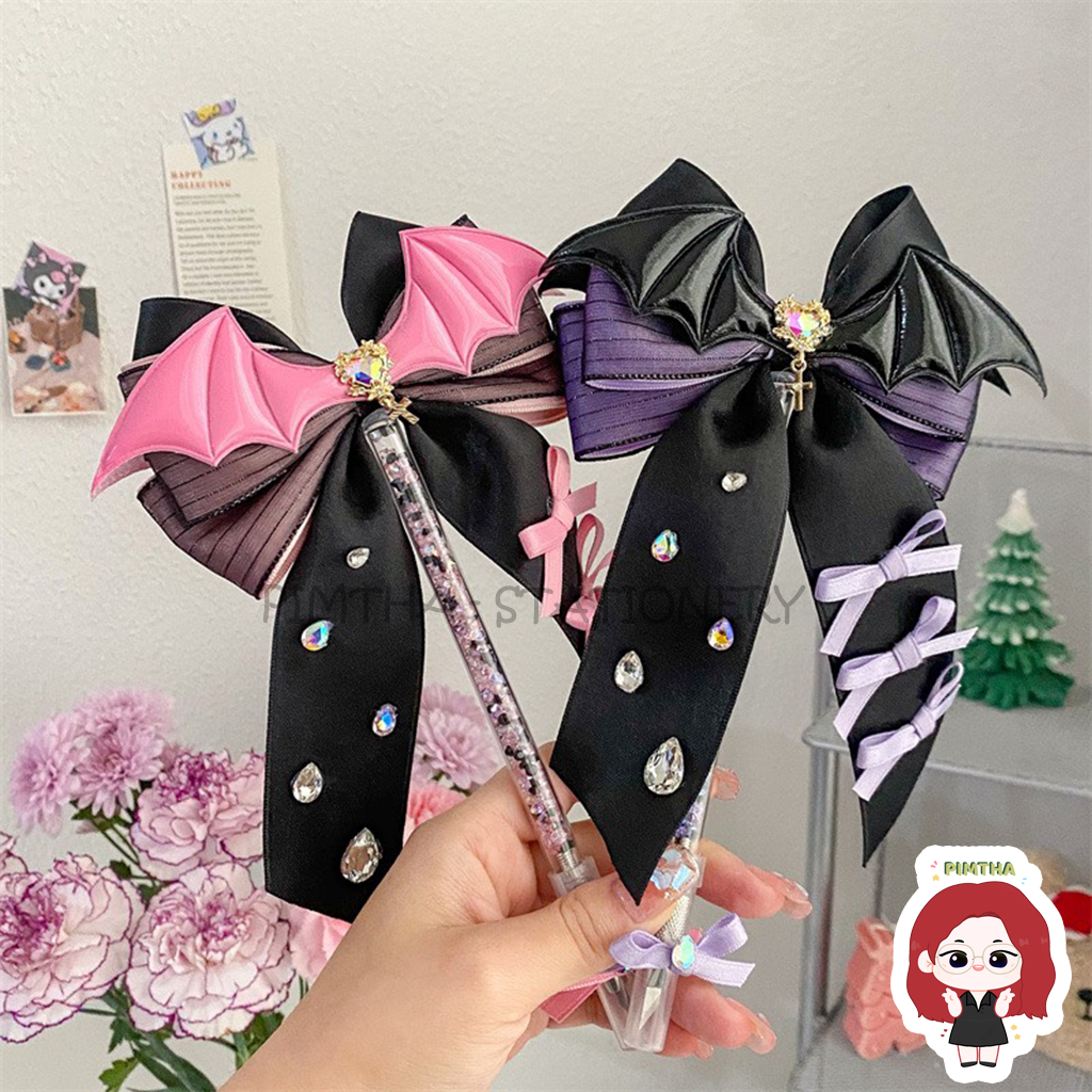 Bút rọc giấy nơ charm trái tim cánh dơi huyền bí