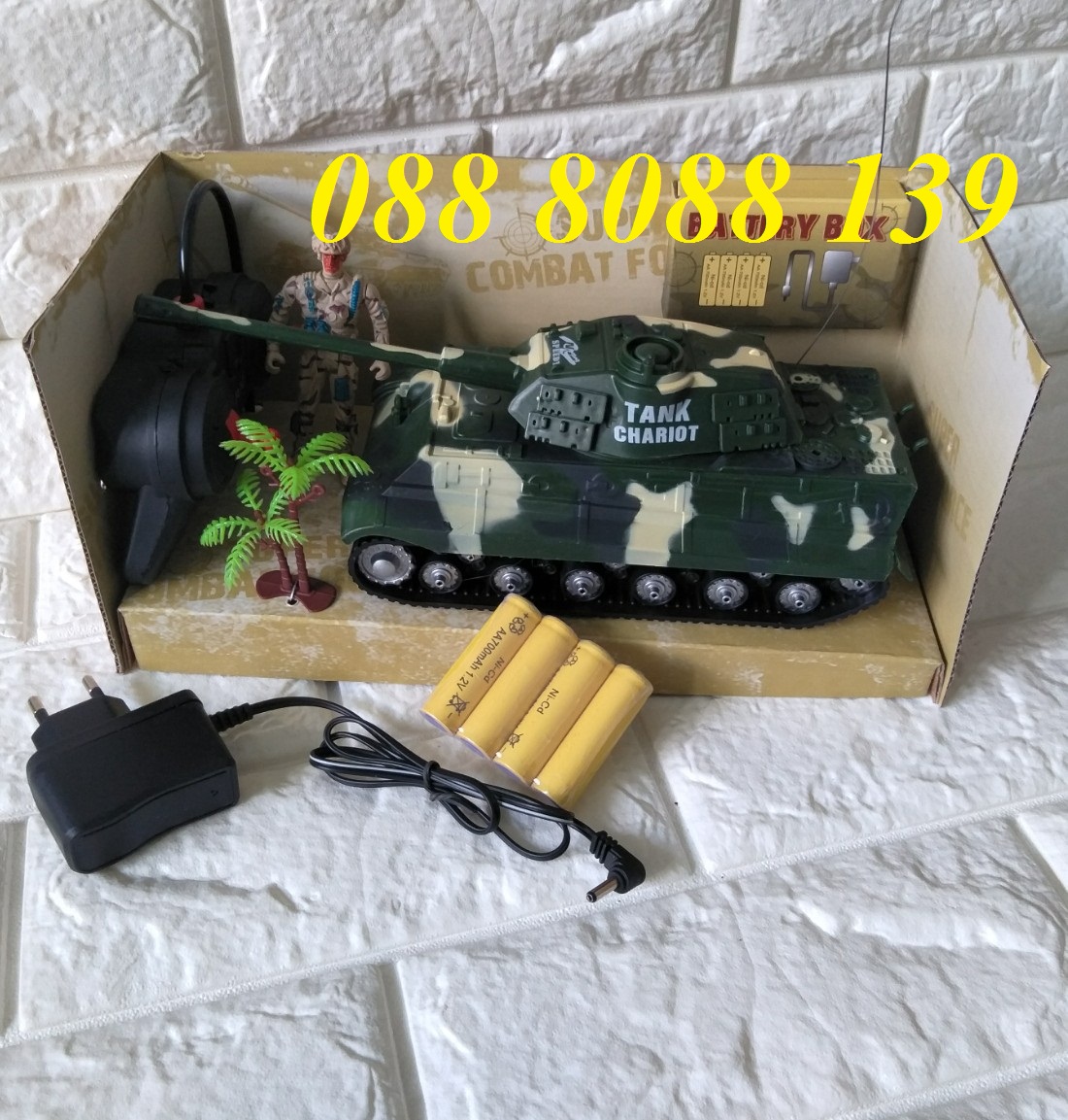 XE TĂNG ĐIỀU KHIỂN - TẶNG 1 LÍNH