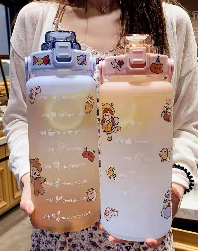 Bình đựng nước 2l dễ thương có vạch báo giờ uống nước bình đựng nước 2l có vòi tập gym thể thao