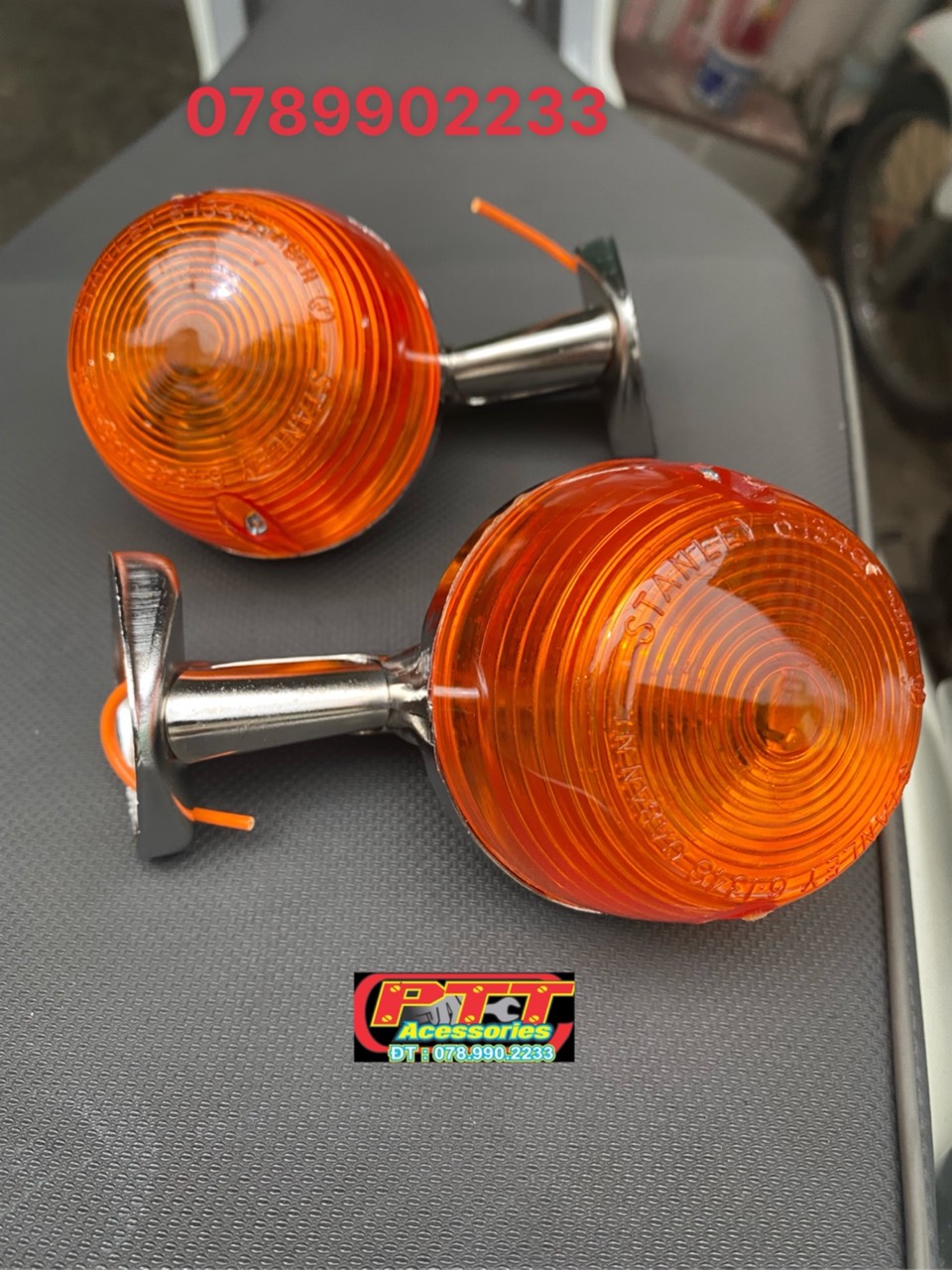 Xi nhan sau xe cub 78