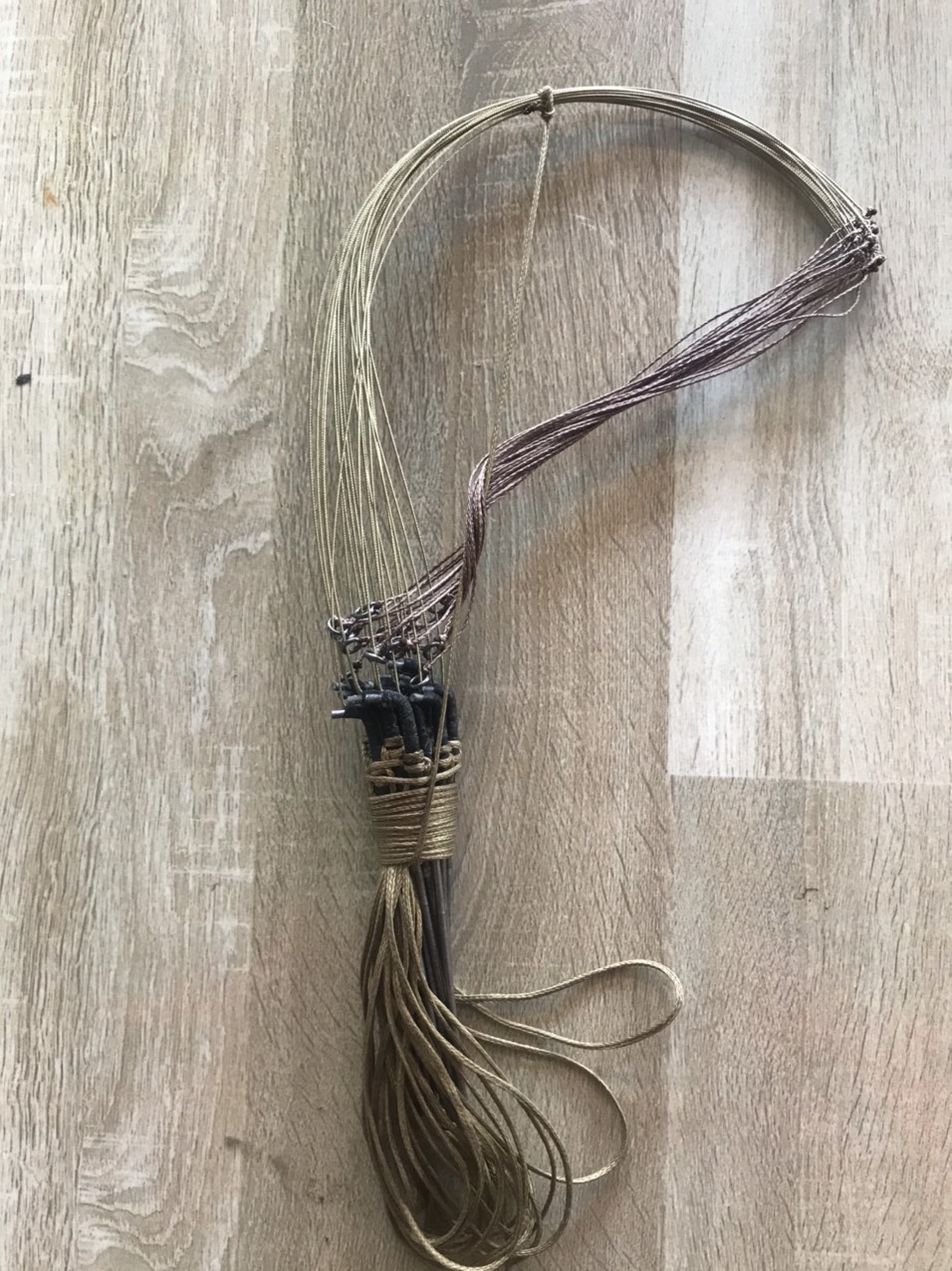 1 bộ giò Đón bẫy Gà Rừng 20 chân cắm bằng thép cáp inox se 4 siêu nhạy với khoen đồng, liên kết bằng dù sáp siêu bền