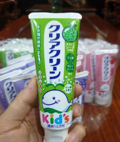 [HCM]Kem đánh răng Kao Kids cá heo 70g cho bé nội địa Nhật sản phẩm tốt chất lượng cao xin vui lòng inbox cho shop để được tư vấn thêm