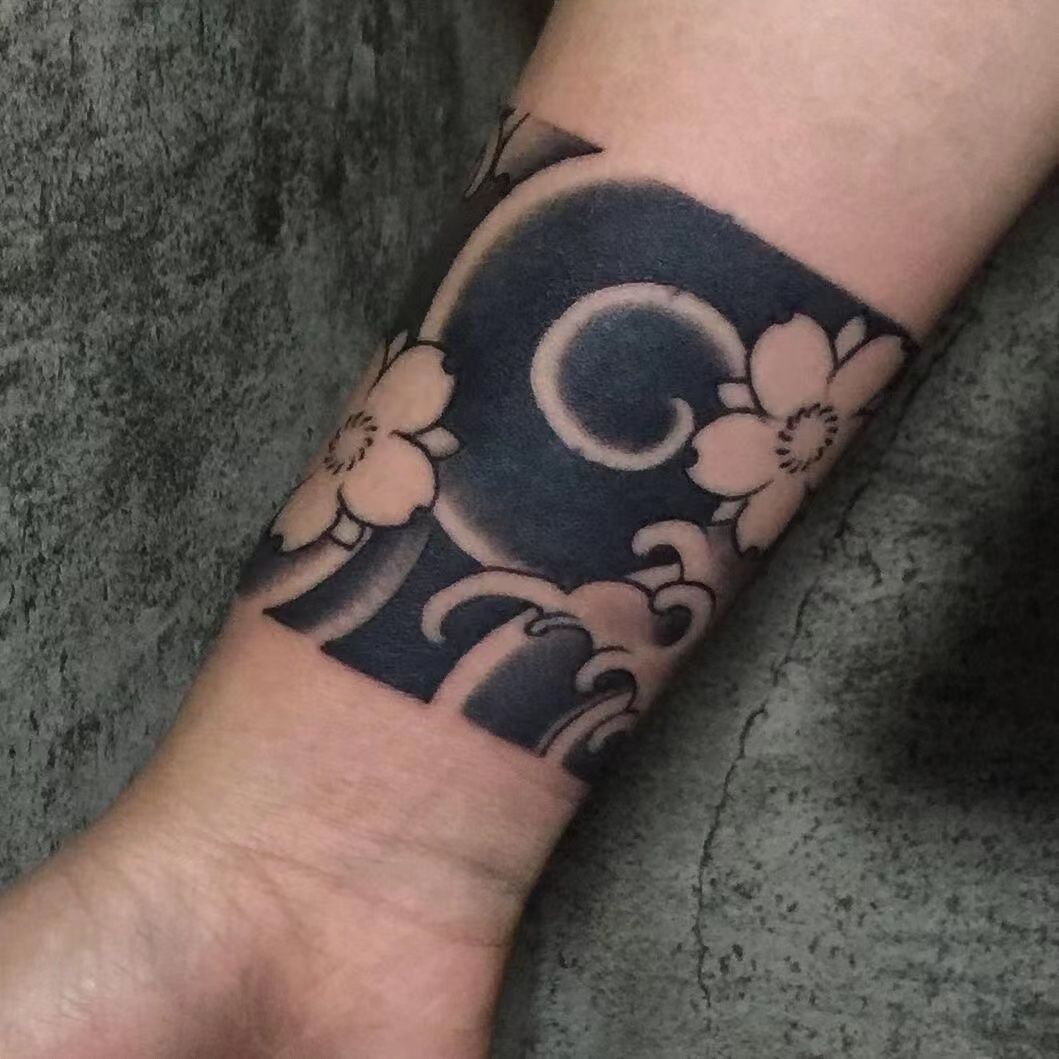Ý Nghĩa Của Hình Xăm Mặt Trời - SaiGon Tattoo Club