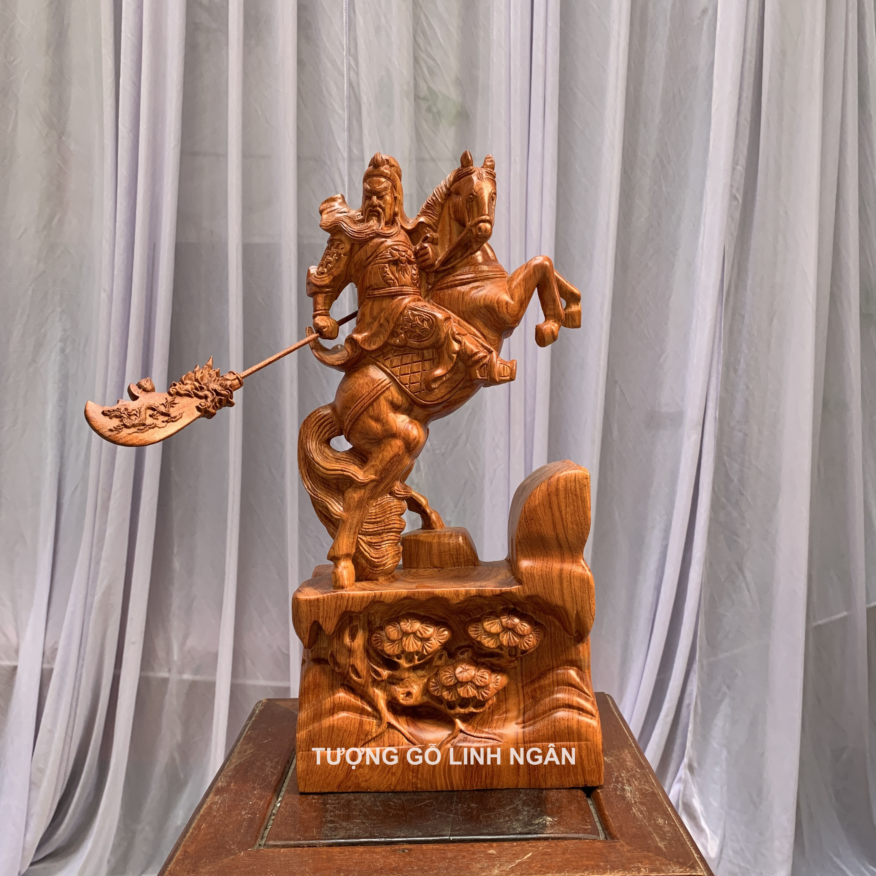Tượng Quan công cưỡi ngựa cao 40 cm gỗ hương (cao 40 ngang 20 sâu 10 cm)