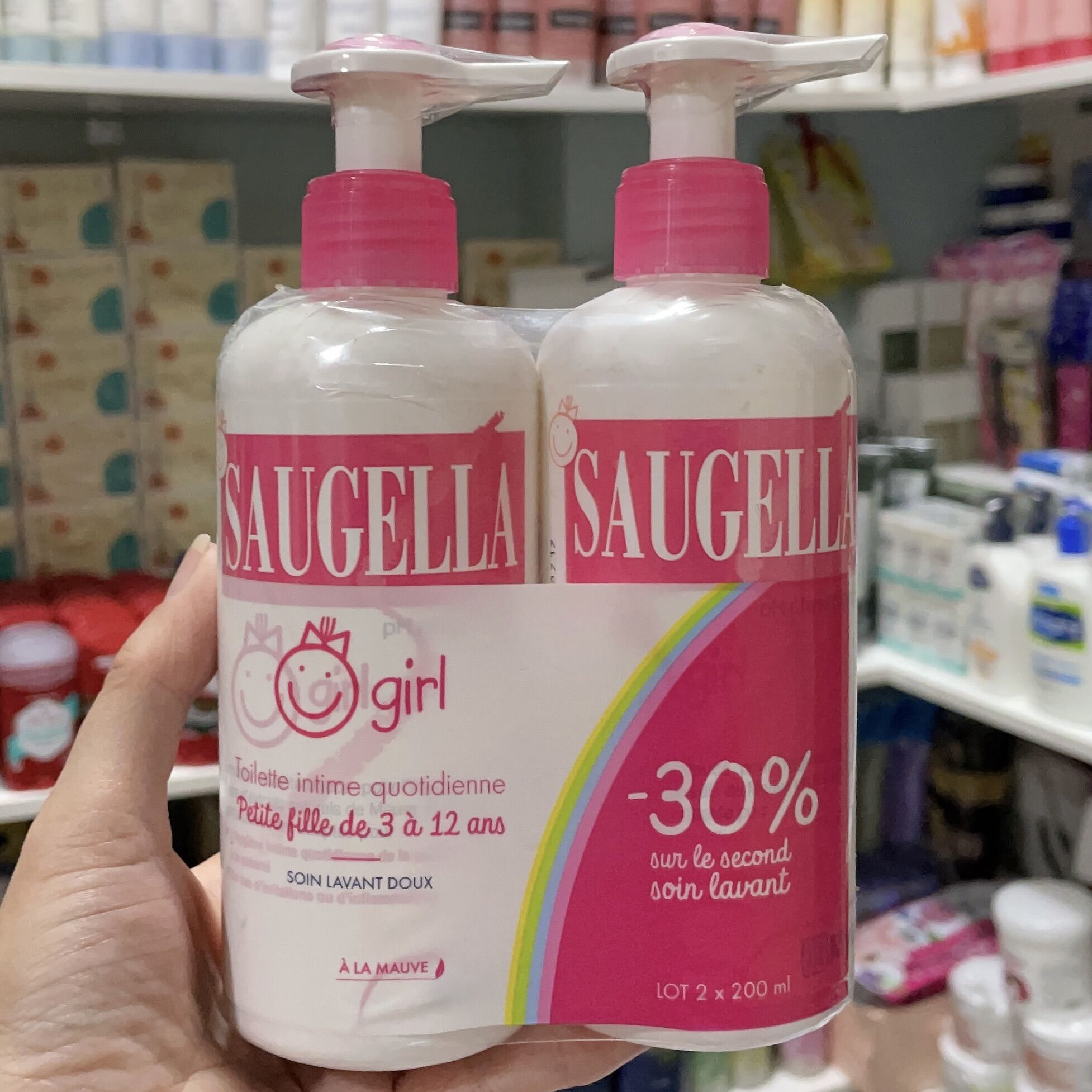 Dung dịch vệ sinh Saugella Girl 200ml của Pháp dành cho bé gái -Garis Store