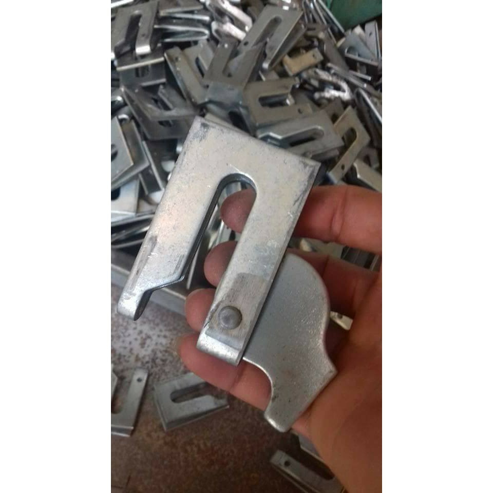 Khóa đồng tiền, khóa cửa chuồng