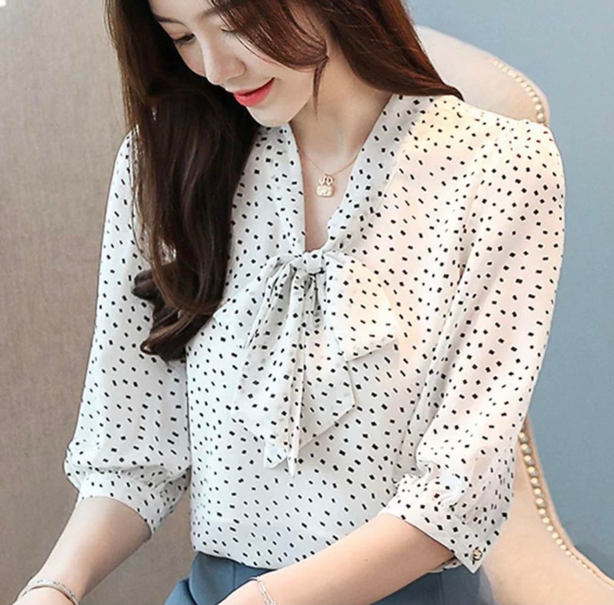 Áo sơ mi trung niên nữ u30 u40 u50,áo sơ mi nữ vải voan tay lỡ cổ nơ chấm bi nhỏ, ht_ thời trang trung niên
