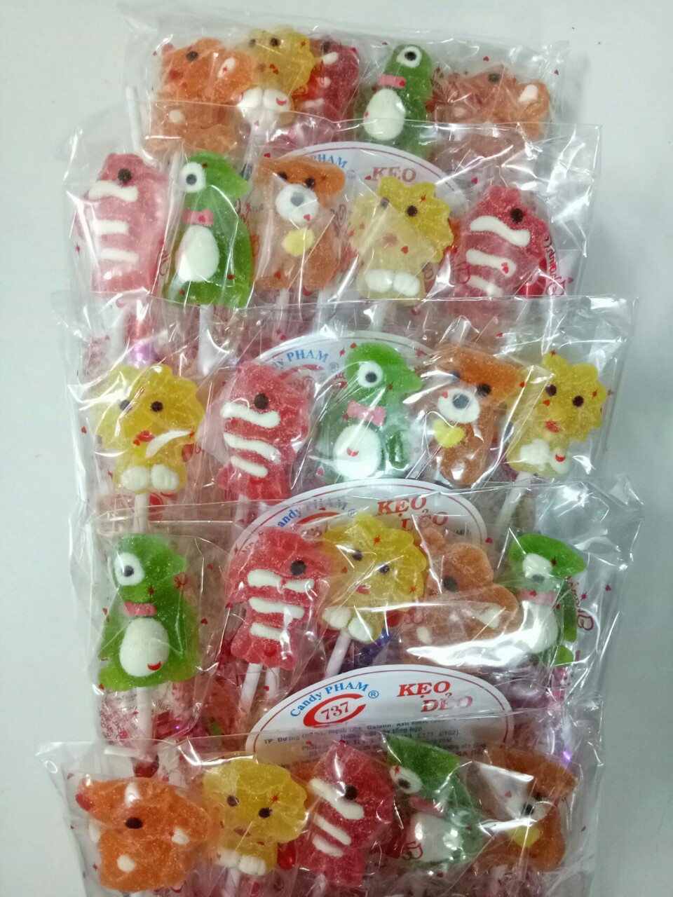 Kẹo dẻo hình con thú cực kỳ dễ thương cho các bé - quà tặng 10 cái khẩu trang cho bé