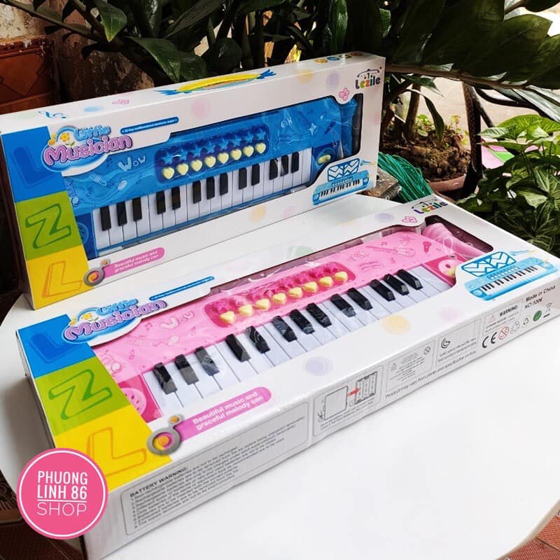 Đồ chơi trẻ em đàn piano cho bé có đèn micro âm thanh chuẩn, giúp bé học hát vui vẻ.