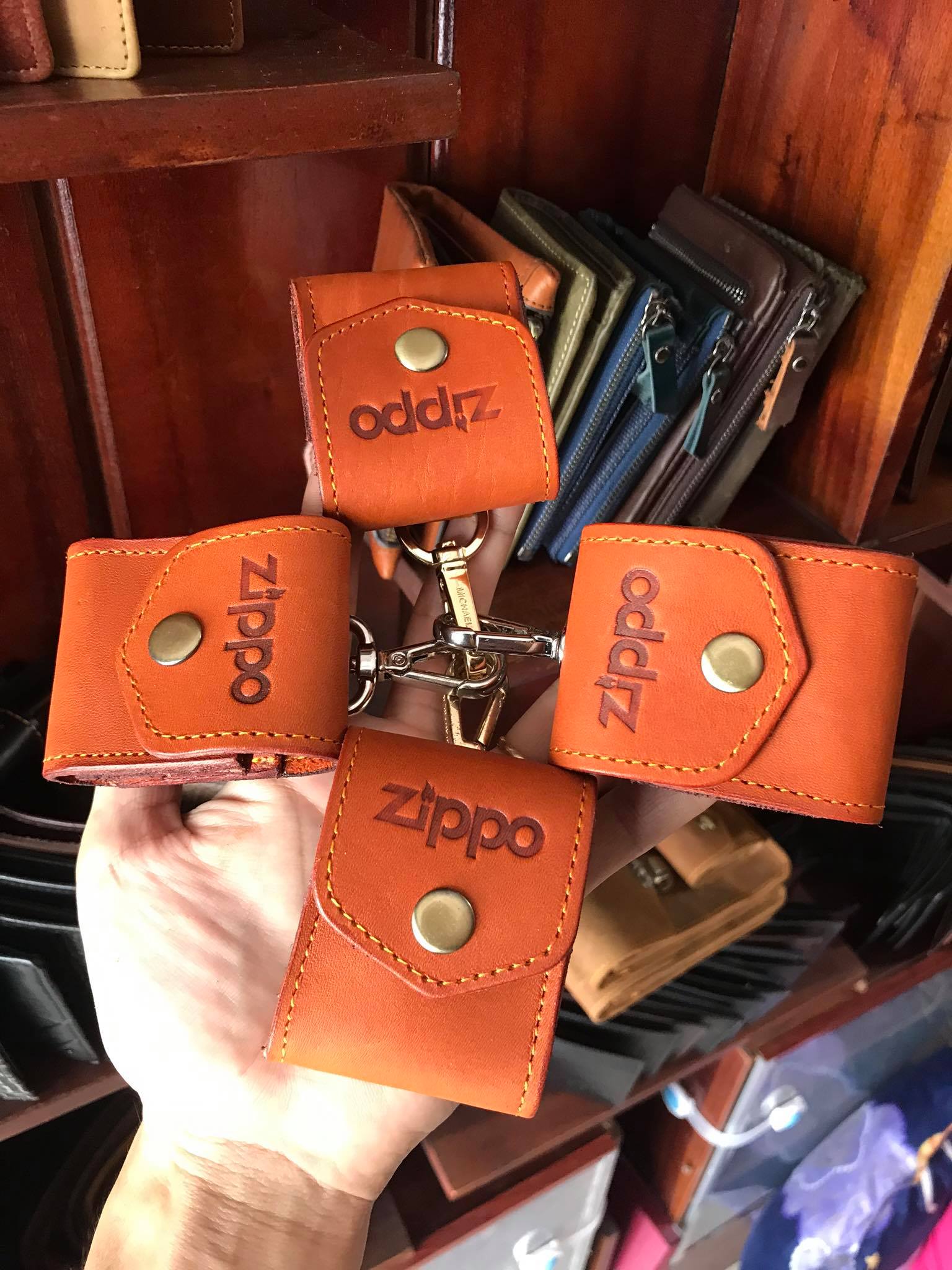 Bao da zippo có móc khóa