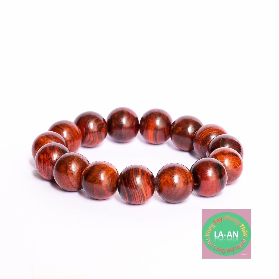 Vòng tay gỗ Sưa đỏ vân sóng nước đẹp đường kính hạt 14mm