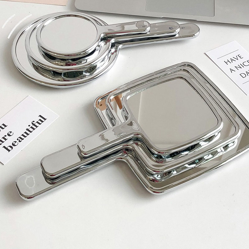 Gương Trang Điểm Cầm Tay Màu Bạc Lấp Lánh Nhiều Kích Thước, Gương Makeup Soi Hình Tròn Và Vuông Có Tay Cầm Thời Trang TIDO, TIDO