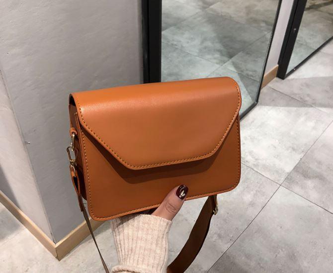 Túi đeo chéo bì thư. túi thời trang trẻ trung phong cách hàn quốc . da cao cấp. hot trend giới trẻ. túi xách nữ. túi nữ