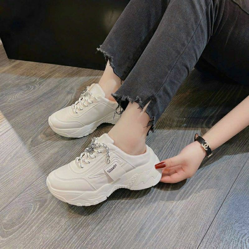 Sục thể thao nữ độn đế 5p trắng kem OneK giày sục nữ đạp gót tôn dáng da mềm O622