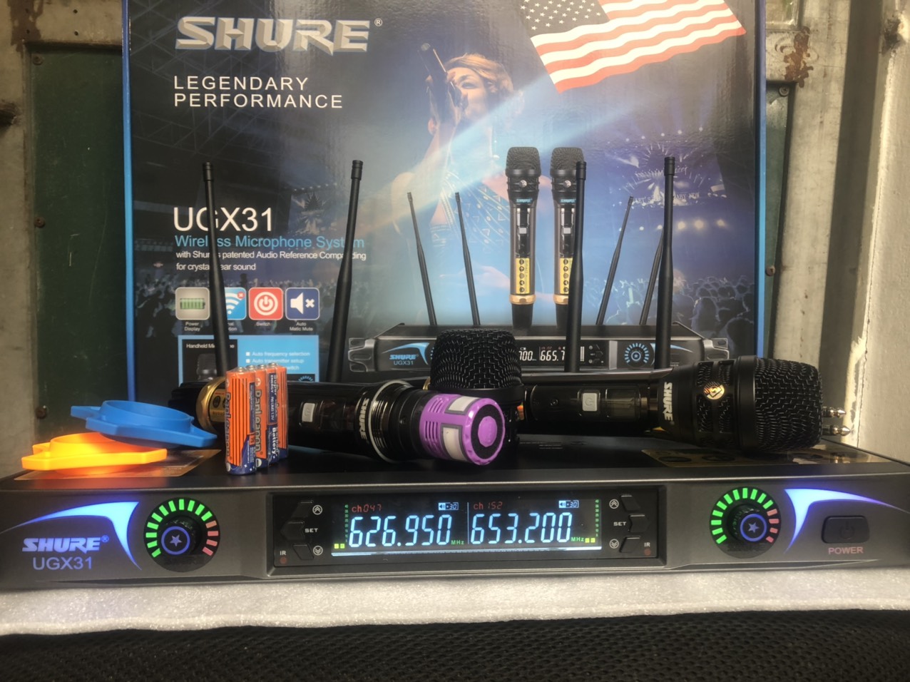 Micro s .h .u. r .e -- ugx 31 - hàng loại 1, vỉ tím to, 4 hộp sóng, 4 anten thu sóng siêu khoẻ, hát nhẹ, chống hú tốt