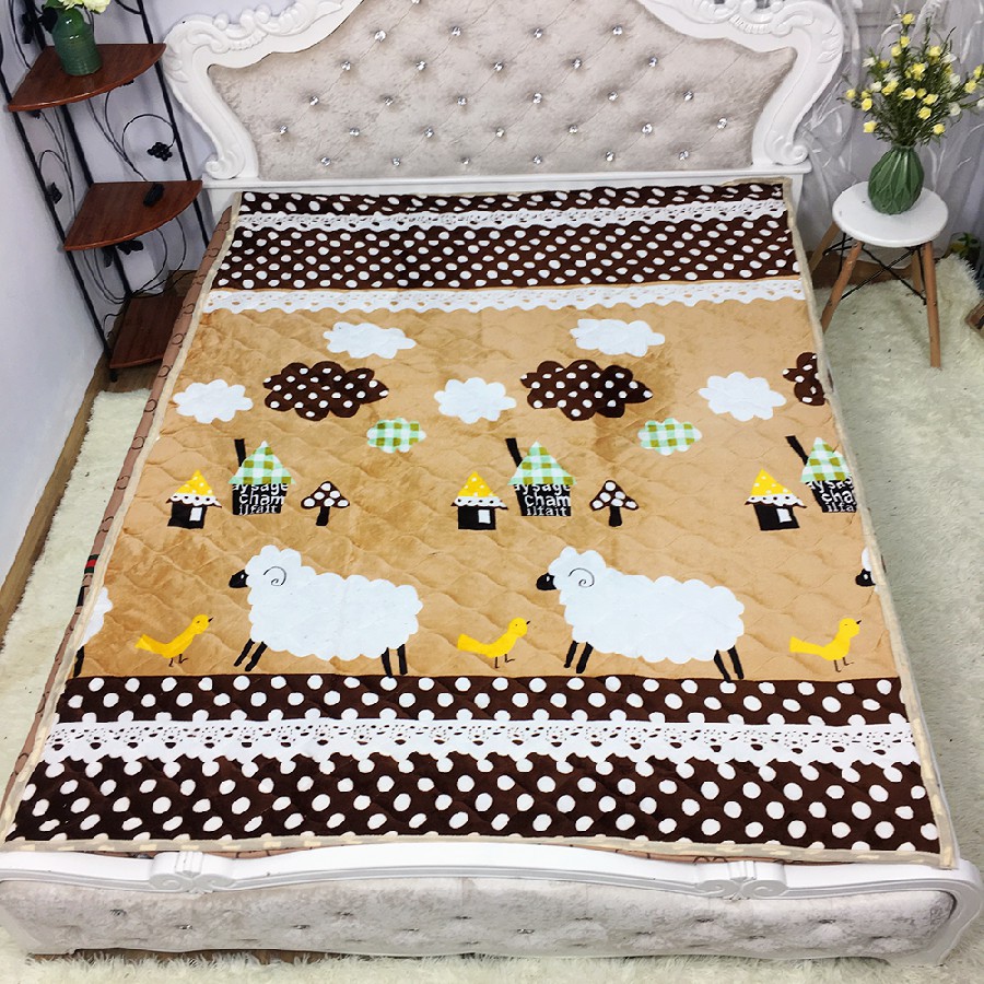 (FreeShip MAX) Thảm trải giường , trải sàn chần bông đa năng, thảm nỉ nhung trải giường , thảm nhung mùa đông - Mẫu CỪU VÀNG