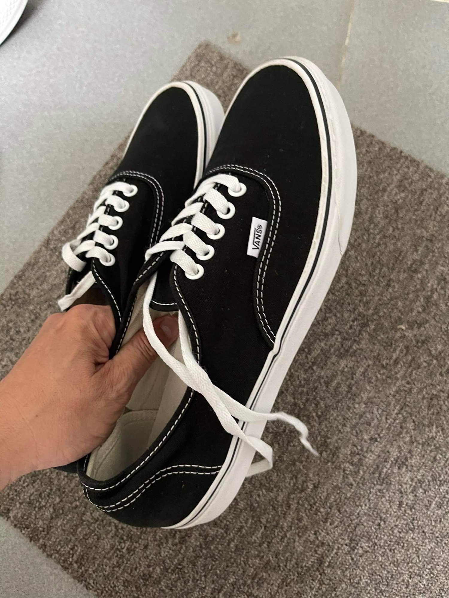 Vans authentic black
