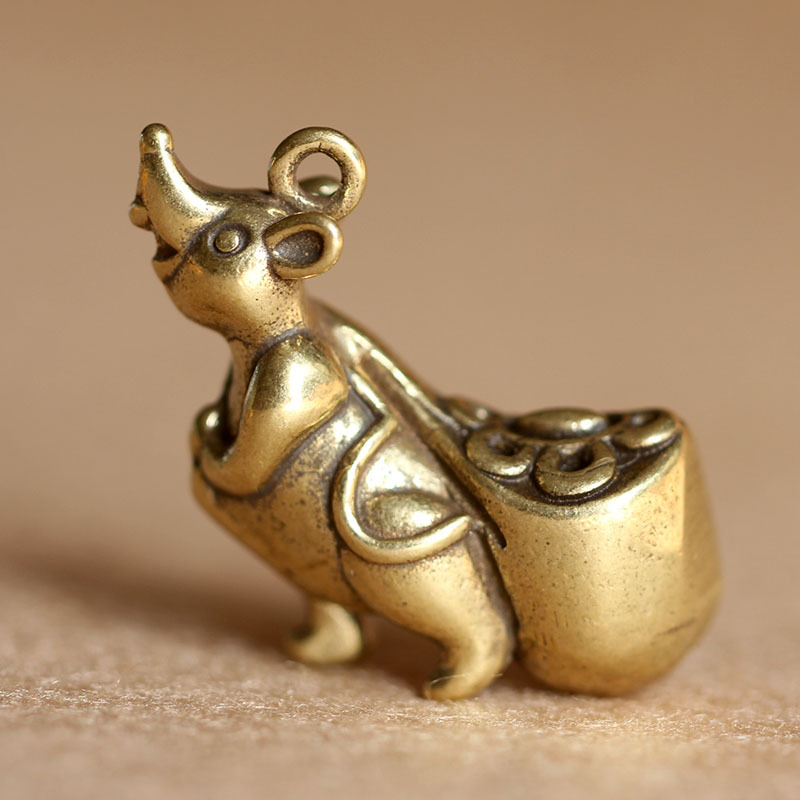 Tượng Đồng Thau Hình Chuột Kéo Bao Vàng - Có Móc Khóa - Kích Thước 3.9cm x 2.8cm