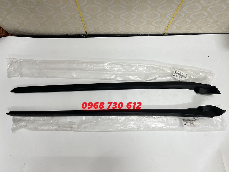 Nẹp chân kính chắn gió Hyundai I30