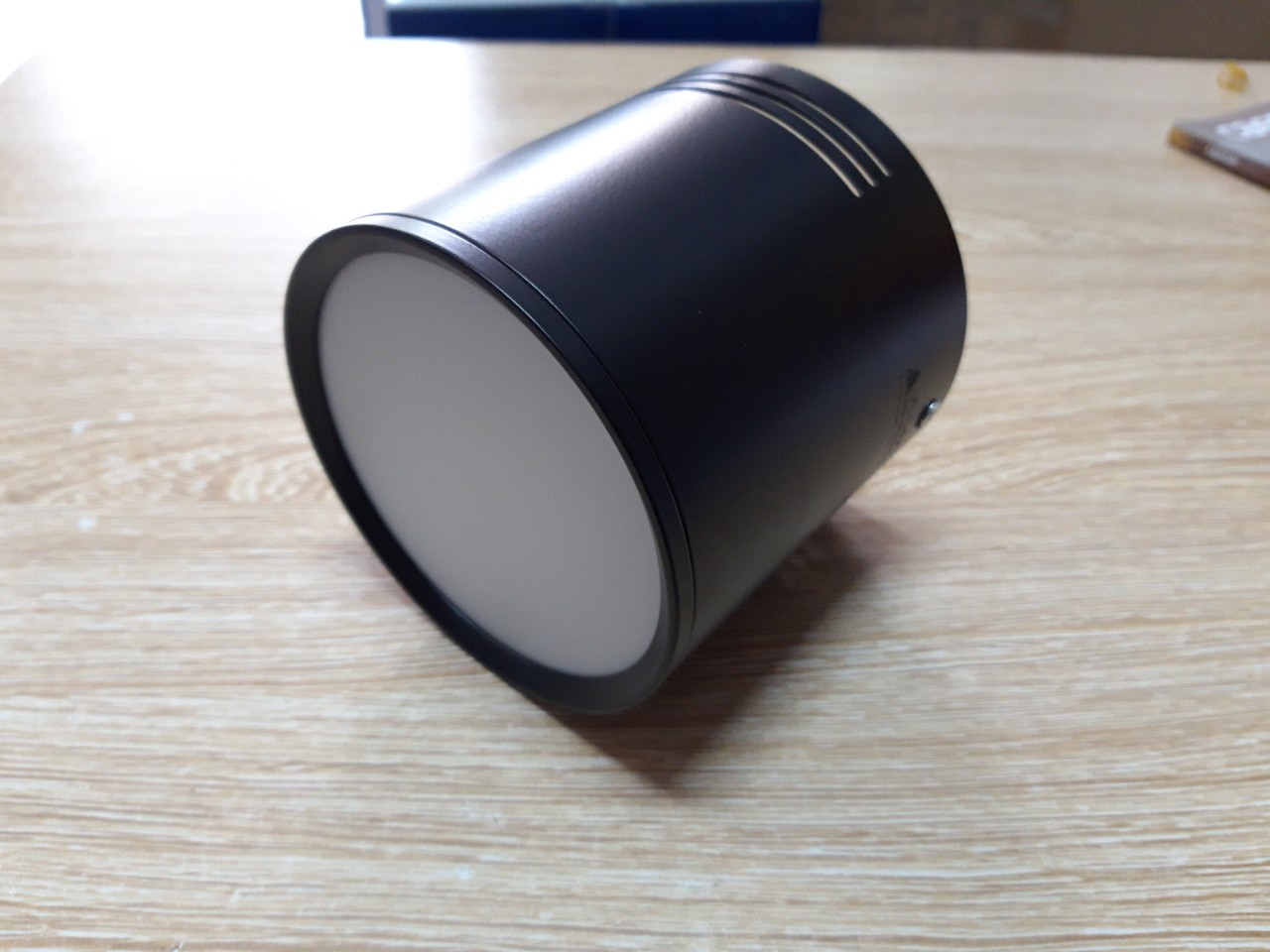 Đèn led ống bơ tán quang Asia 12W (vỏ đen)