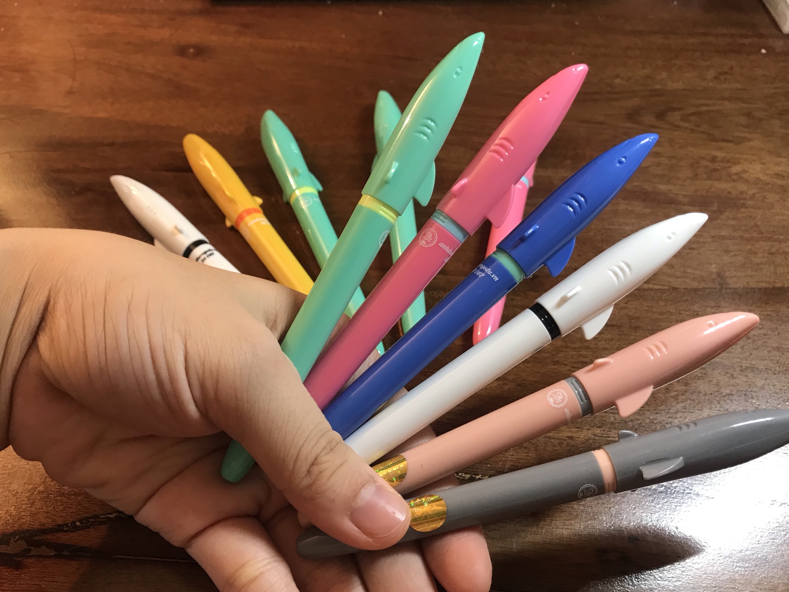 (SIÊU RẺ ❤️ - ẢNH CHỤP THẬT) Bút cá mập Ánh Dương SH 067 (ngòi kín, êm trơn, nét nhỏ)