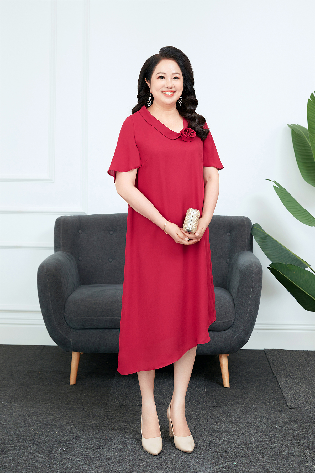 Đầm maxi lamer vạt lệch đính hoa l63m21h015