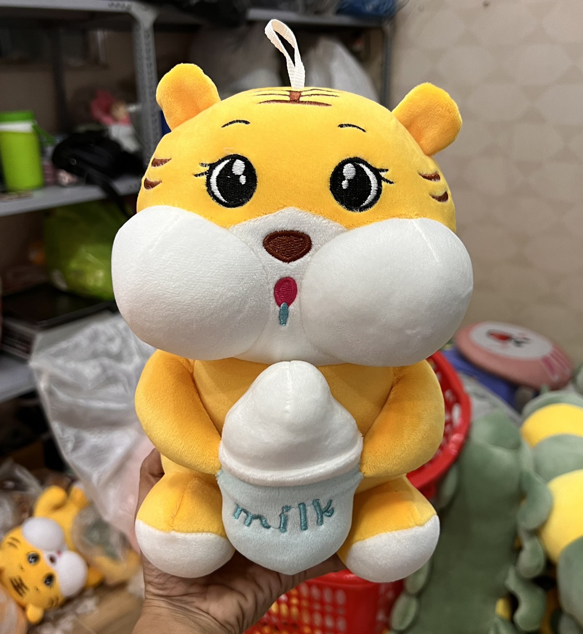 Gấu Bông Hổ Ôm Bình Sữa ICHIGO Đủ Size