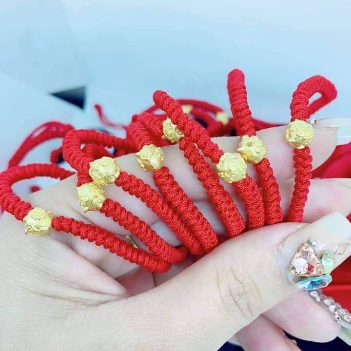Vòng tay Chỉ đỏ Lợn vàng 24K - Kèm giấy đảm bảo, bảo hành trọn đời
