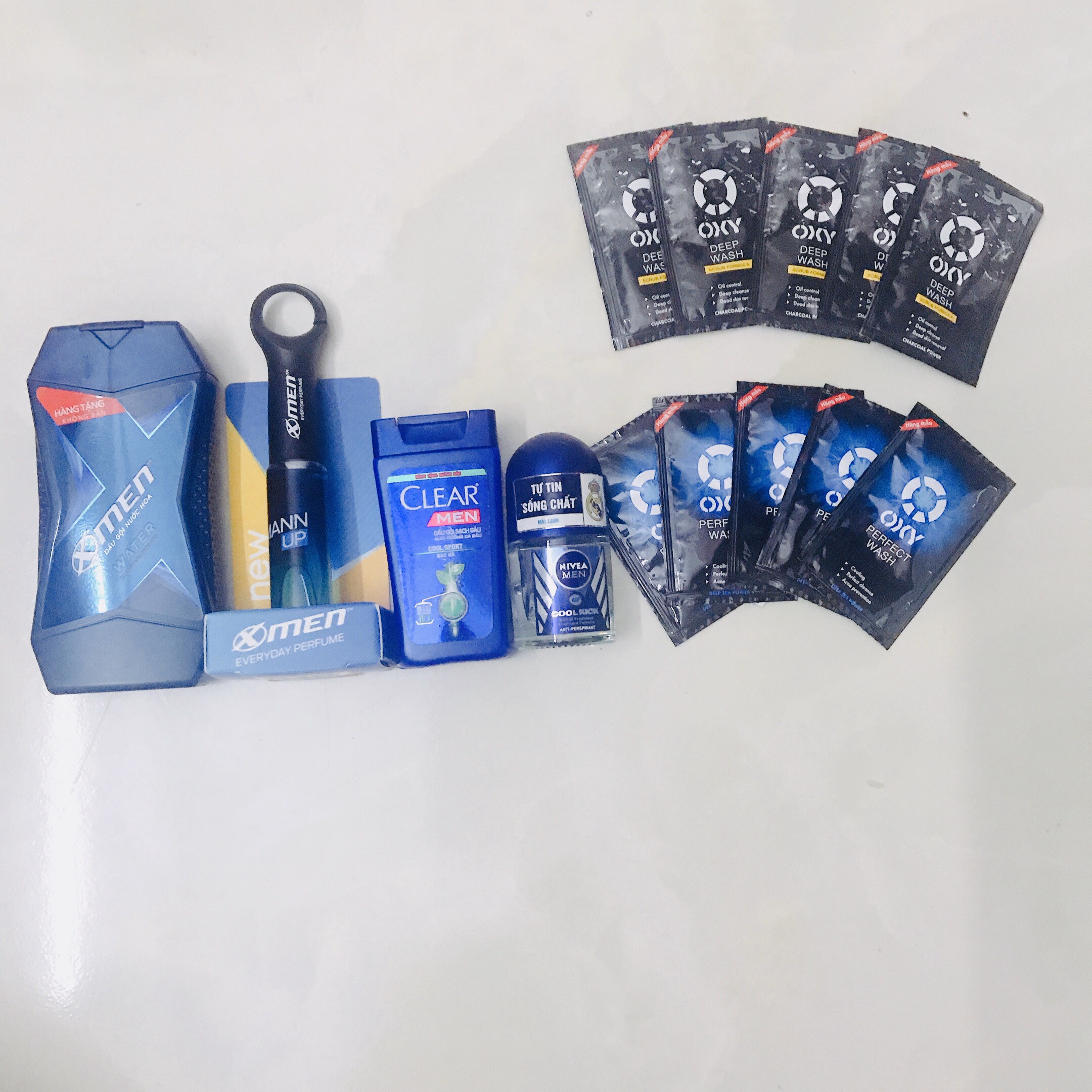 [HCM]Combo 14 món dành cho nam : 10 GÓI SỬA RỬA MẶT OXY + 1chai nước hoa xmen 22ml + 1 Chai dầu gội xmen thơm mát 70g + 1 Chai lăn khử mùi nivea 12ml + 1chai gội clear men 50ml