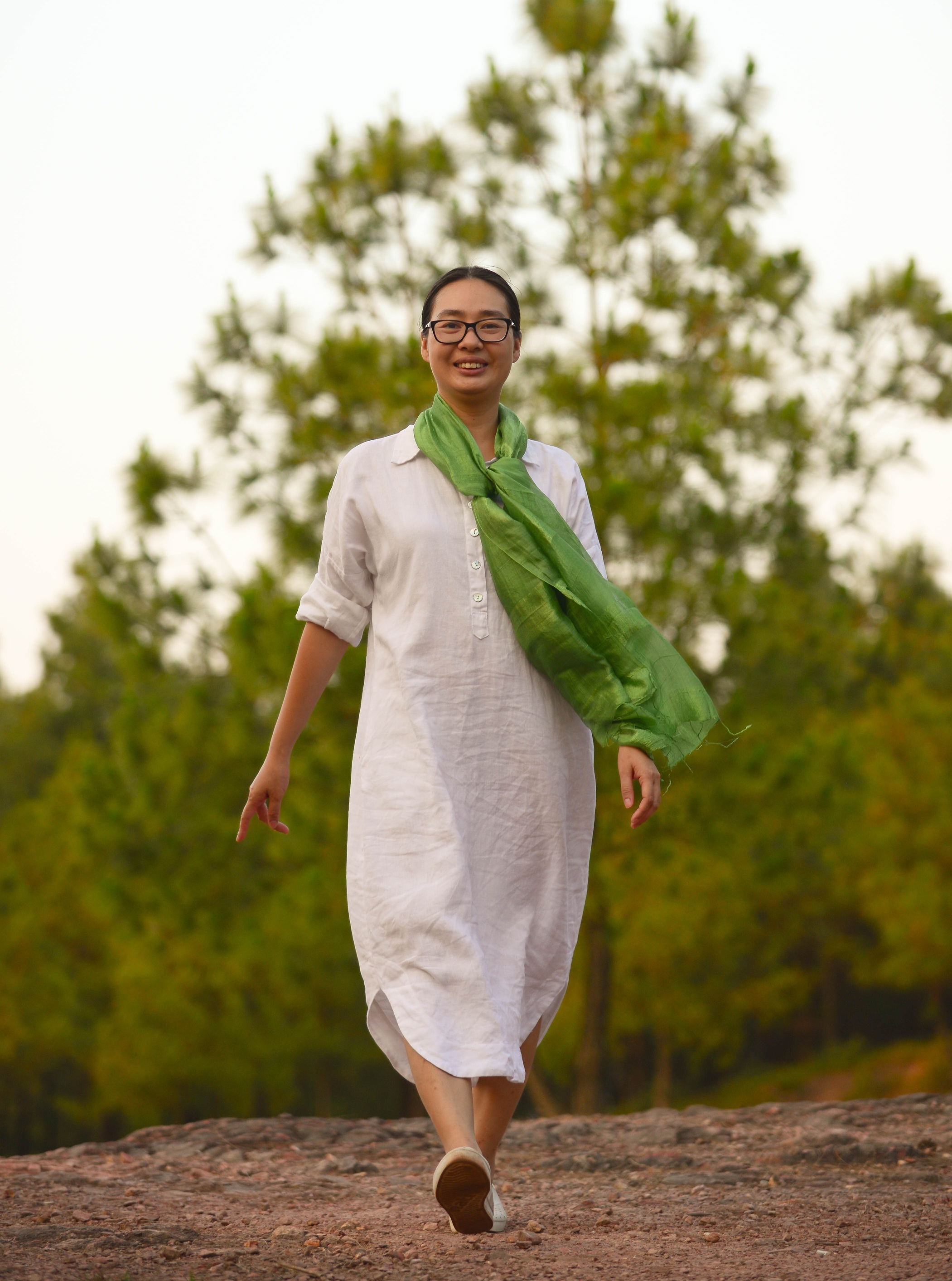 Khăn quàng cổ từ lụa tơ tằm tự nhiên của Óng Silk