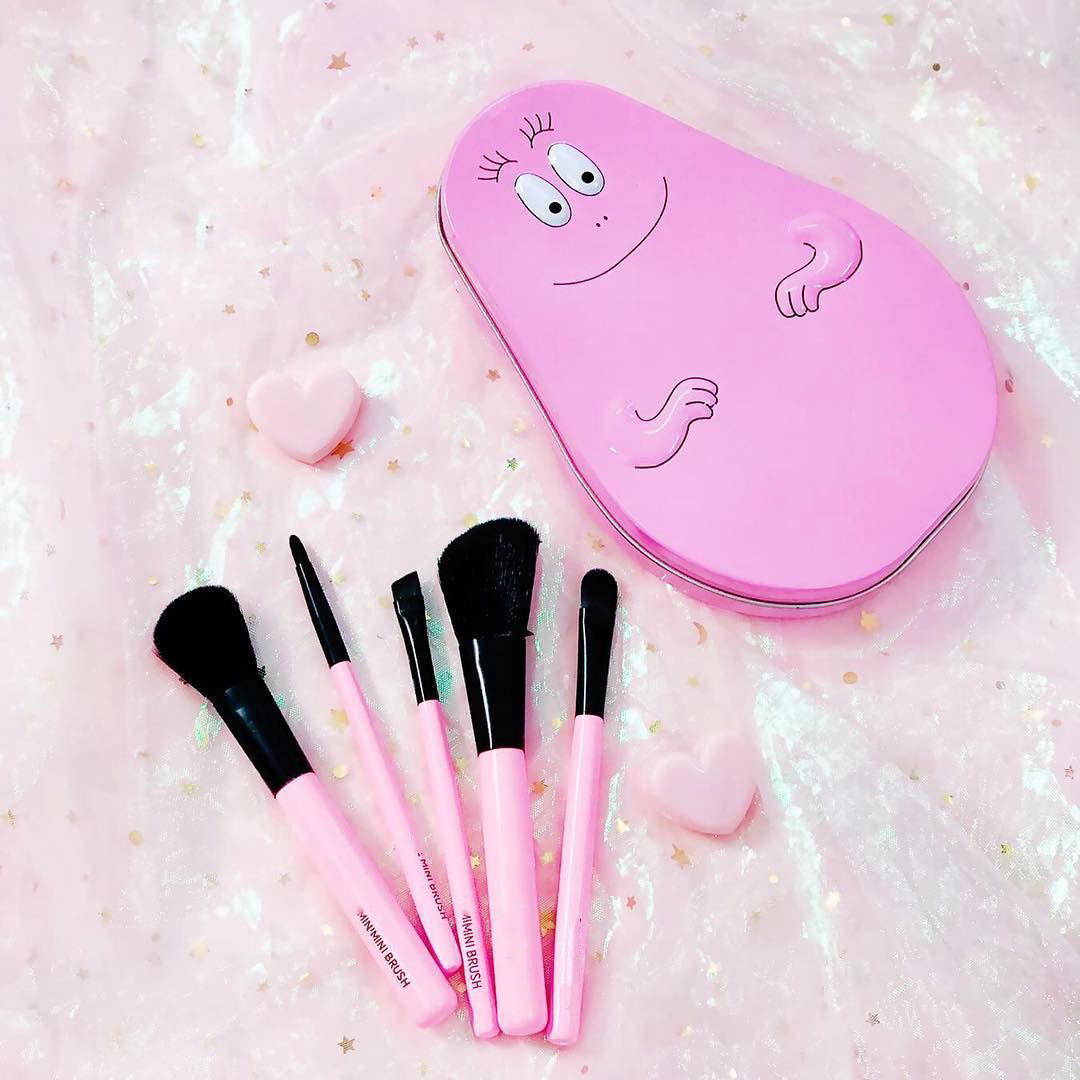 BỘ CỌ TRANG ĐIỂM 05 CÂY KÈM HỘP ĐỰNG HÌNH MẶT CƯỜI (Hồng) - Set 05 cọ trang điểm: cọ má hồng/tạo khối cọ highlight cọ sóng mũi cọ mắt cọ mày...