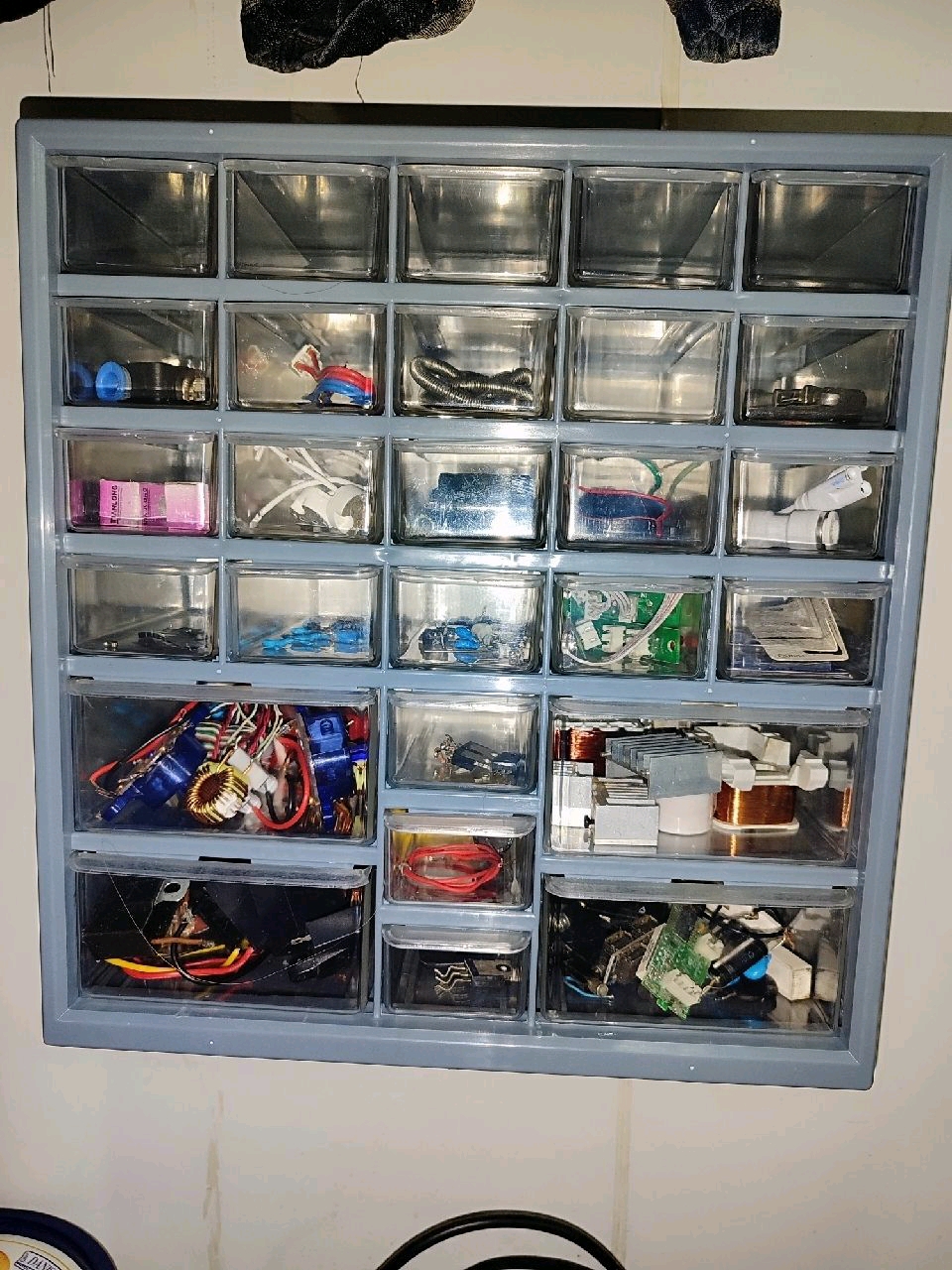 Tủ đồ linh kiện sửa xe - điện tử