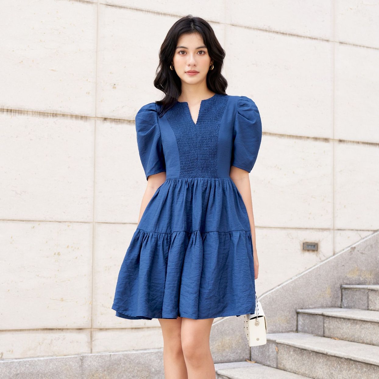 Olv - đầm notched hem dress in navy