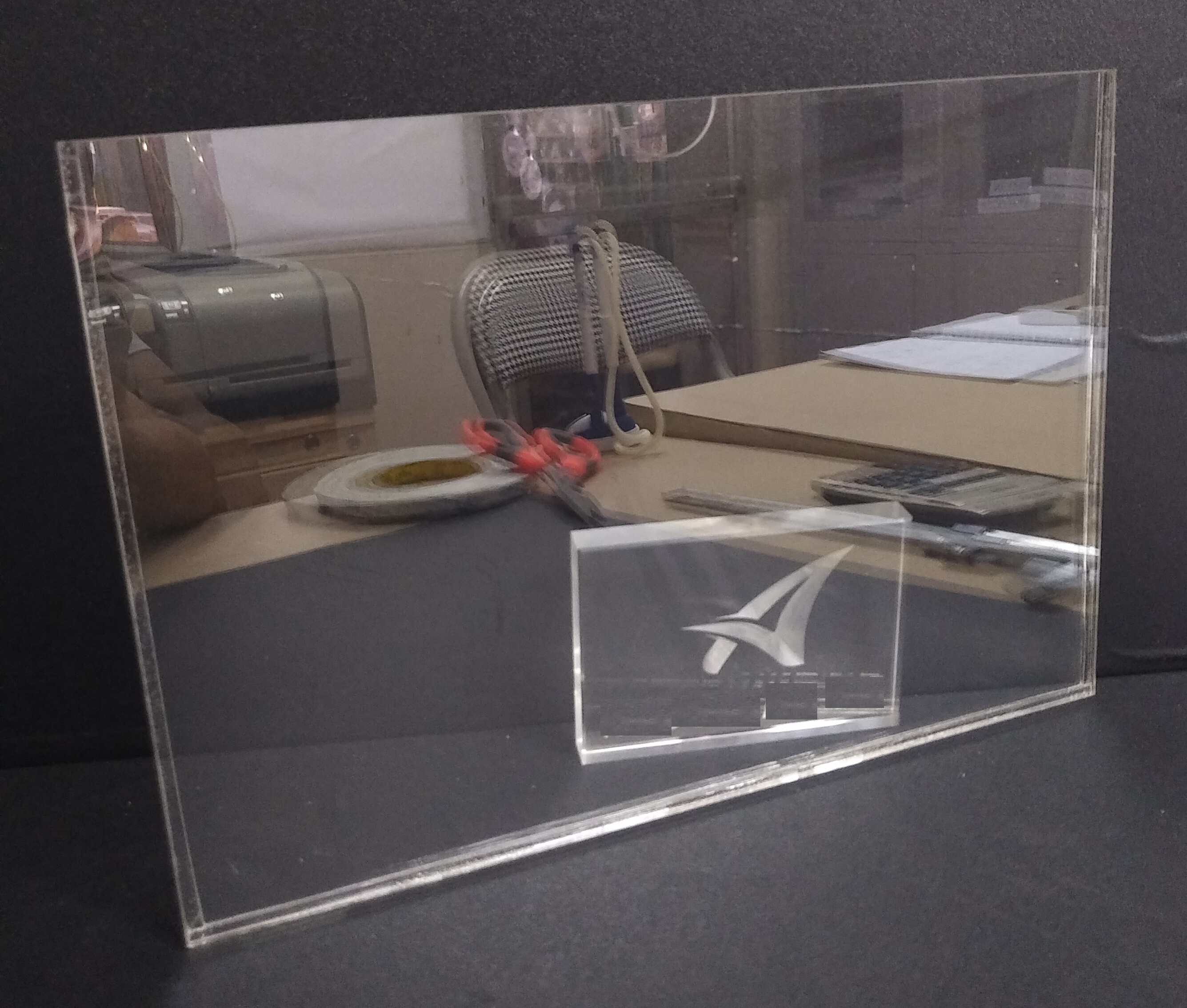 Kệ checklist A3 mica trong dán tường