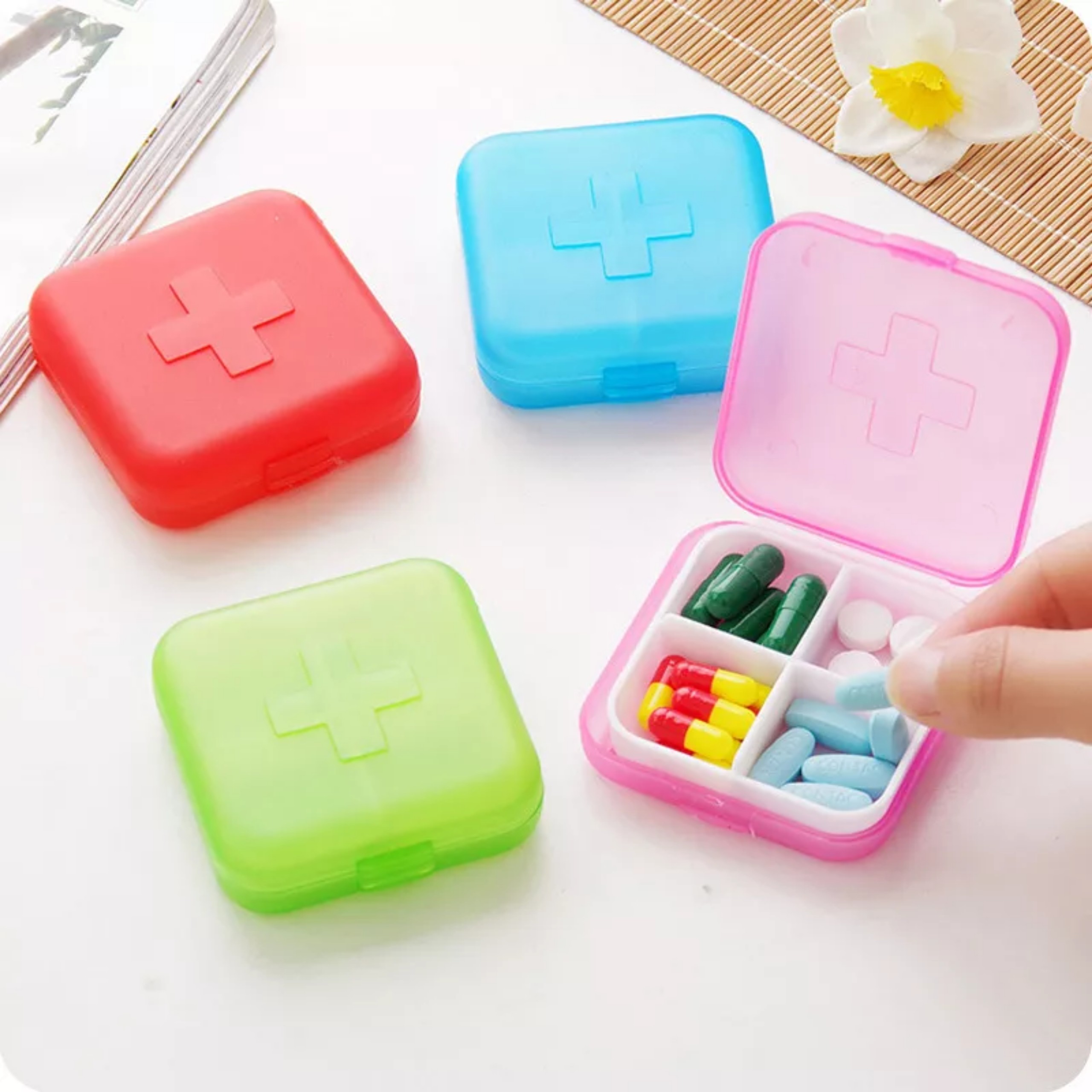 Hộp đựng thuốc, hộp chia thuốc 4 ngăn mini tiện dụng màu ngẫu nhiên