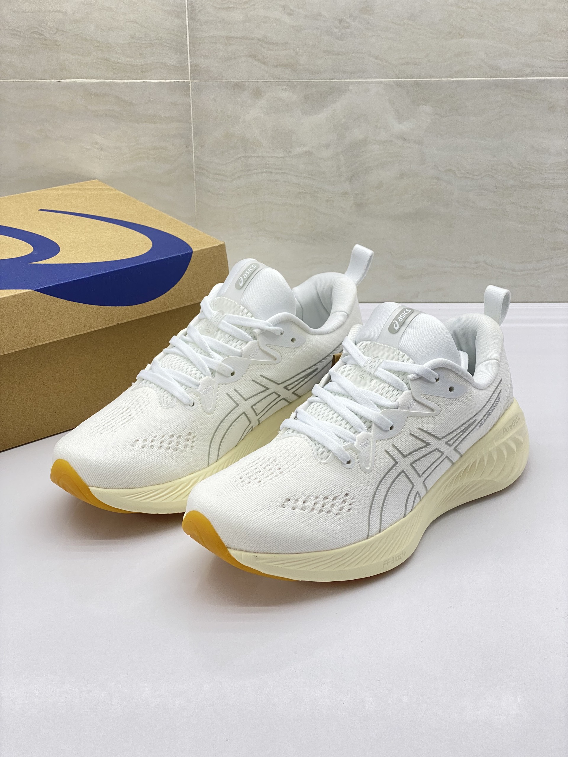 Giày asics outlet metaride