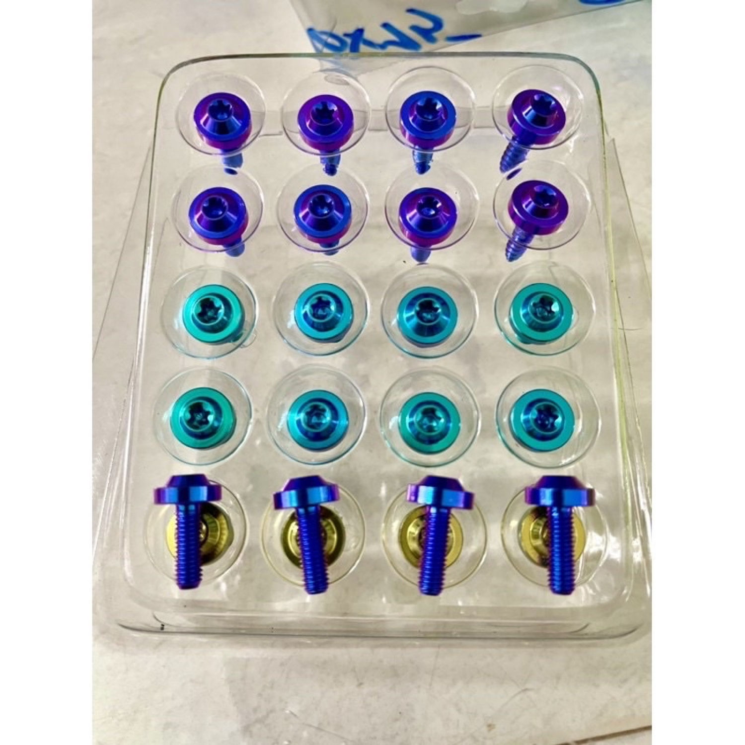Ốc titan gr5 5li bắt mão & đồng hồ winner x