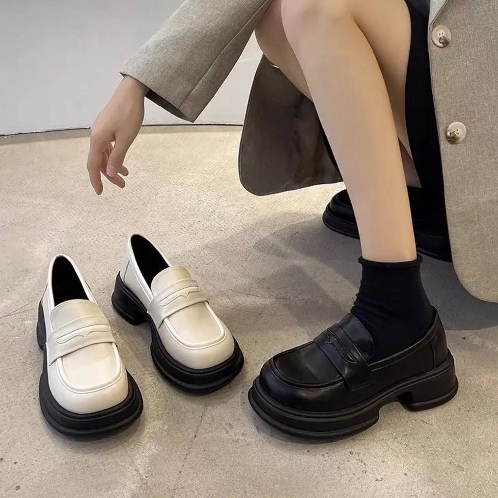 Bốt xuka cổ thấp đế cao 5cm Mũi tròn
