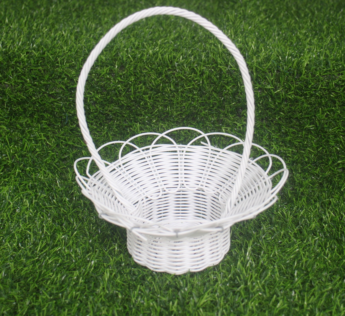 Giỏ cắm hoa nhựa mây (không kèm hoa)