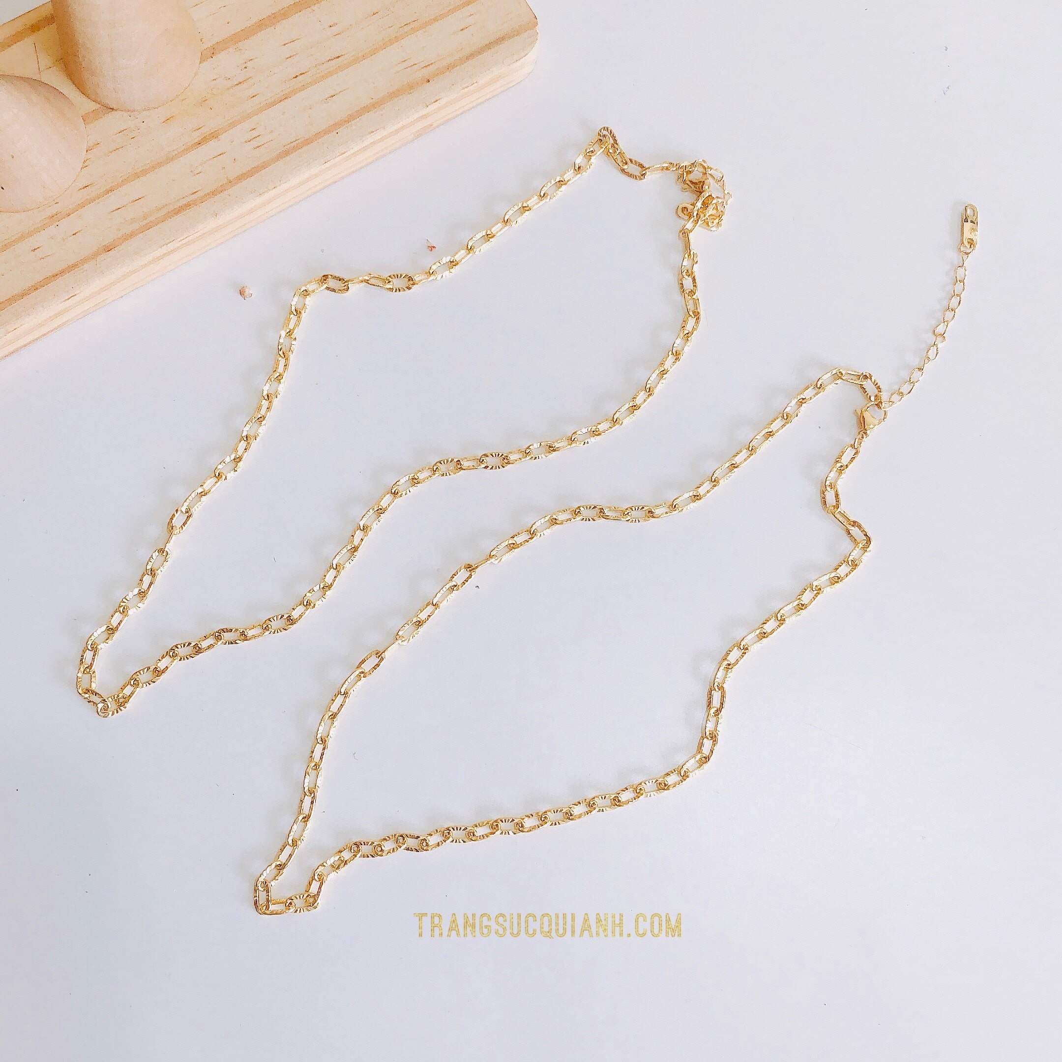 Dây chuyền titan xích chạm màu vàng cực đẹp