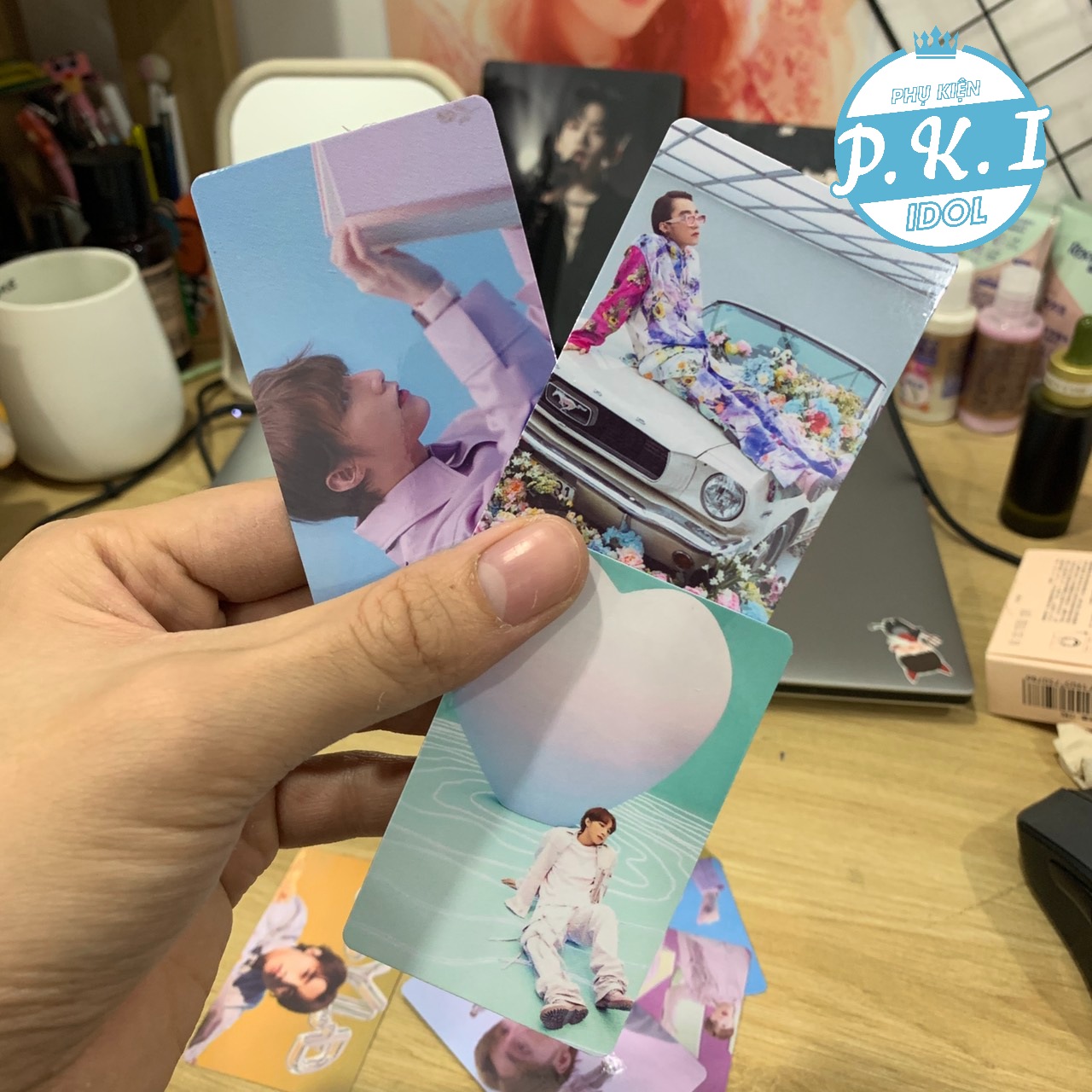 Bộ Card Ảnh Đa Sắc Thái In Hình Ca Sĩ Sơn Tùng CCLYĐ – MTP